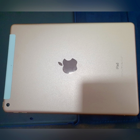 IPAD 6TH GEN 128GB Cellular/Wifi - Picture 10 of 16